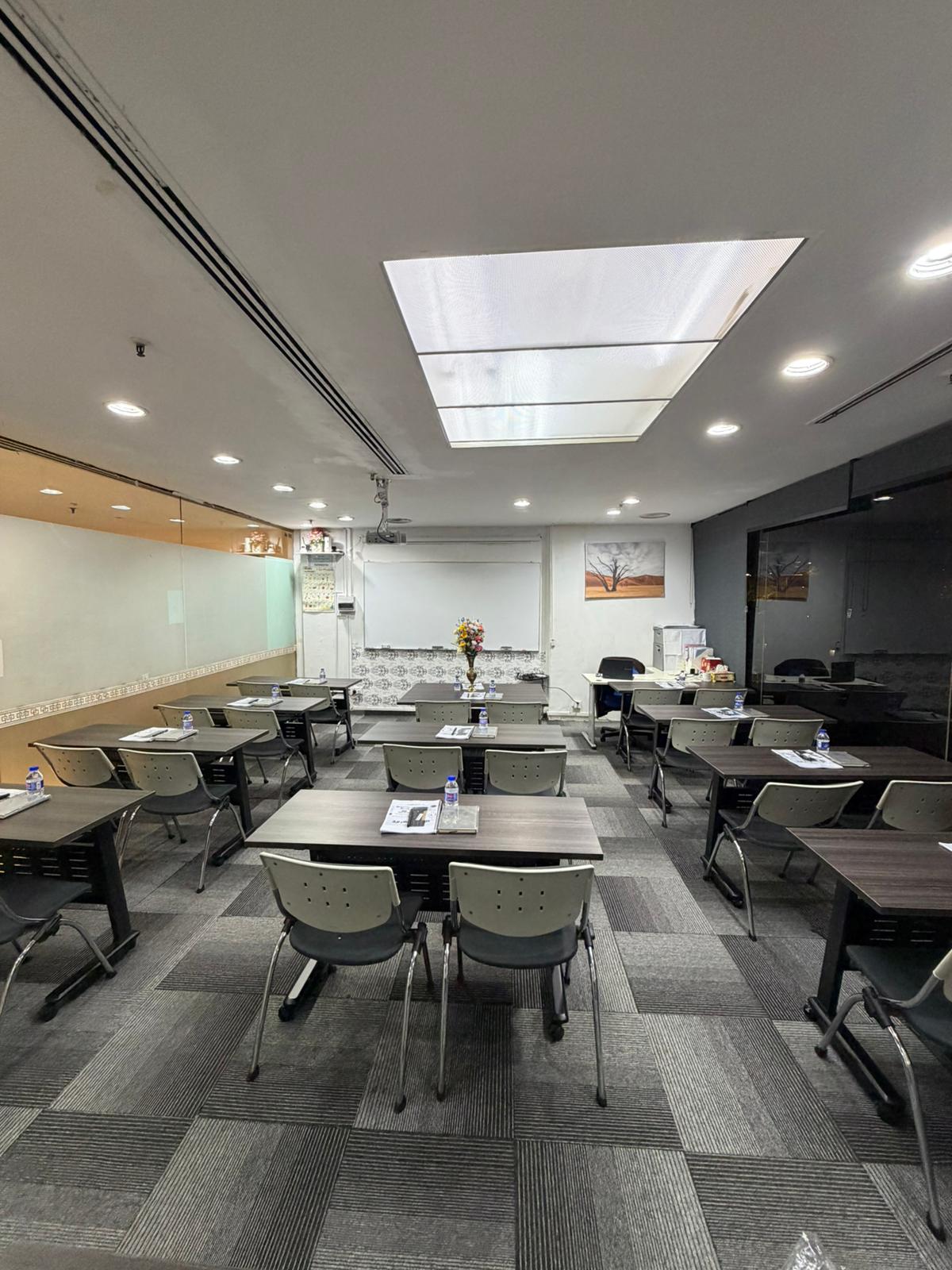 Arabic Council venue in 100 Orchard Rd, #03-04 Concorde Hotel & Mall, Singapore 238840