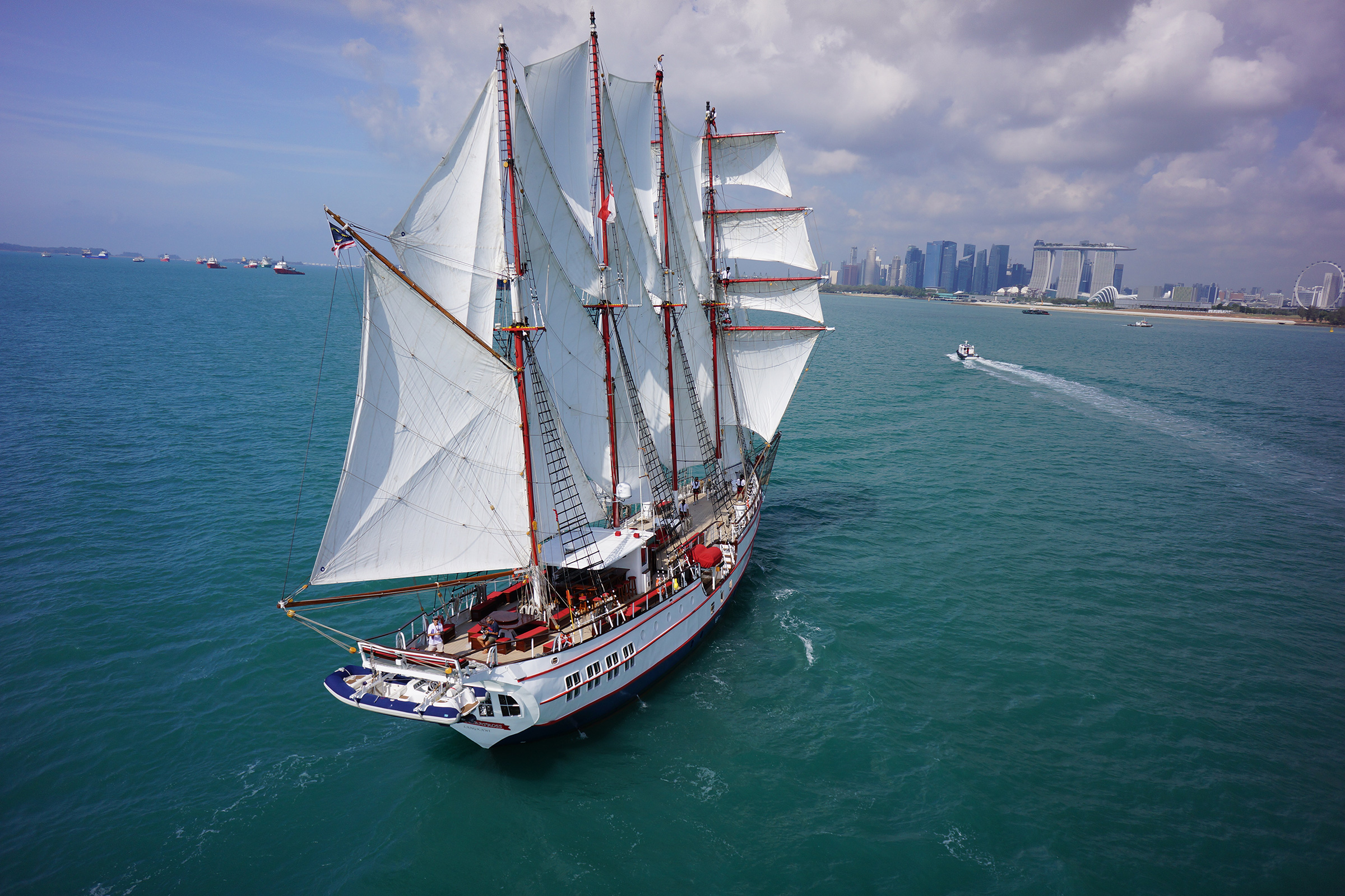 Royal Albatross - Luxury Tall Ship